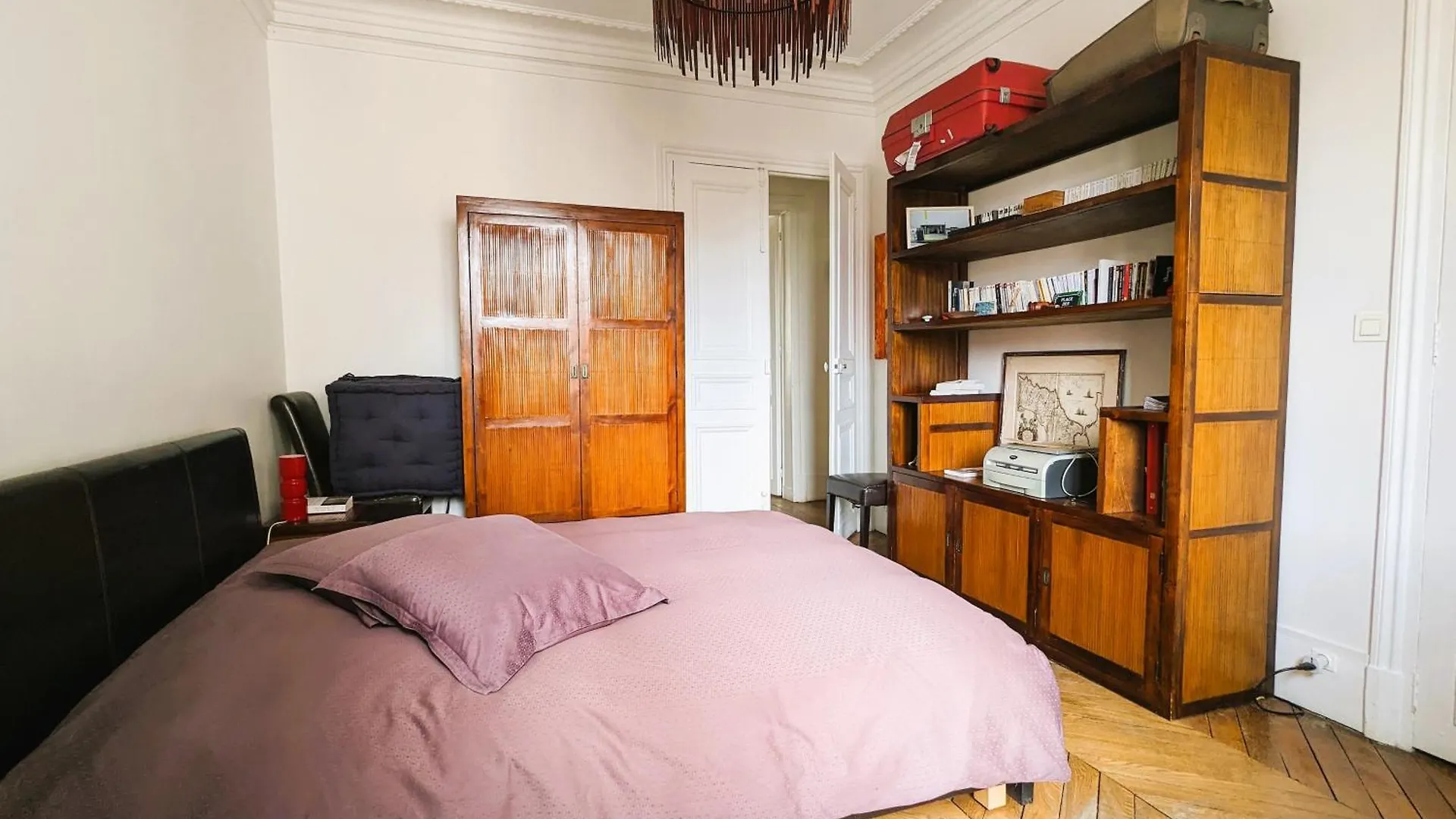 Appartement Typique Et Confortable - Voltaire Paris Apartment